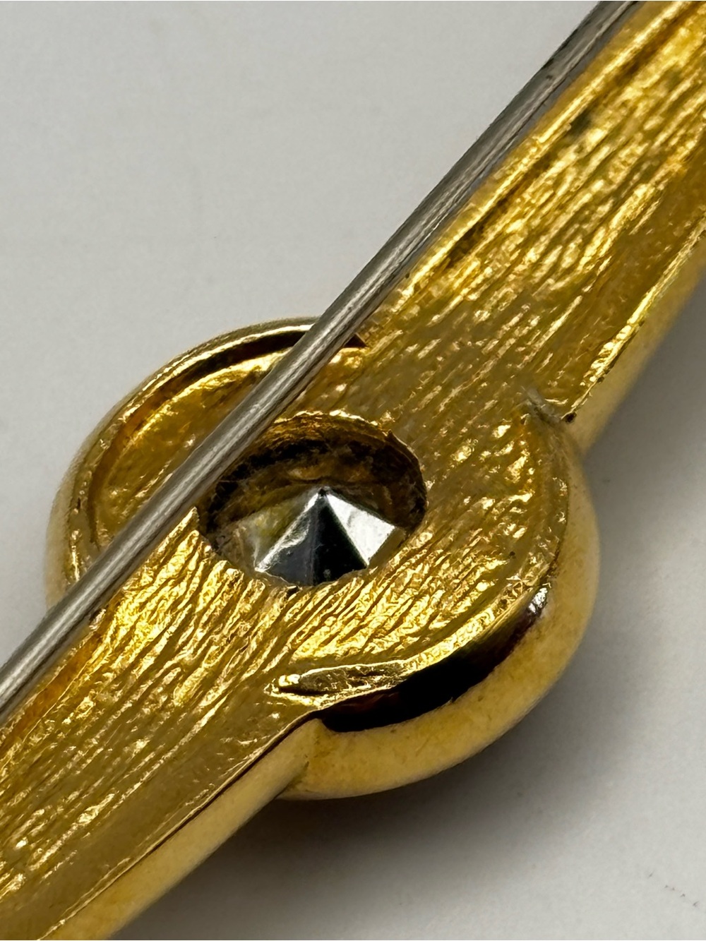 Art Deco Ruby Red Rhinestone Bar Brooch - Picture 13 of 16